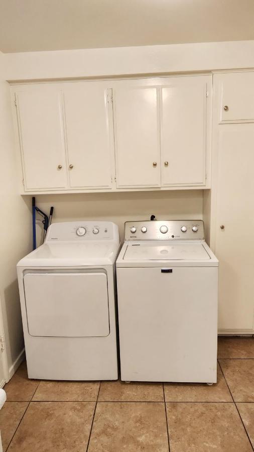 Centrally Located, 4X Queen, 300 Mbps Internet With Backyard! Hemet Exterior foto