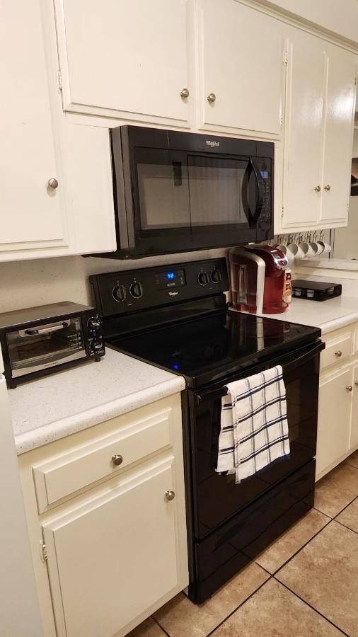 Centrally Located, 4X Queen, 300 Mbps Internet With Backyard! Hemet Exterior foto
